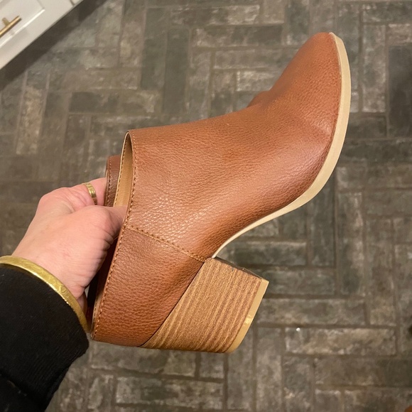 NWT Cute brown shoe boots - Picture 4 of 4